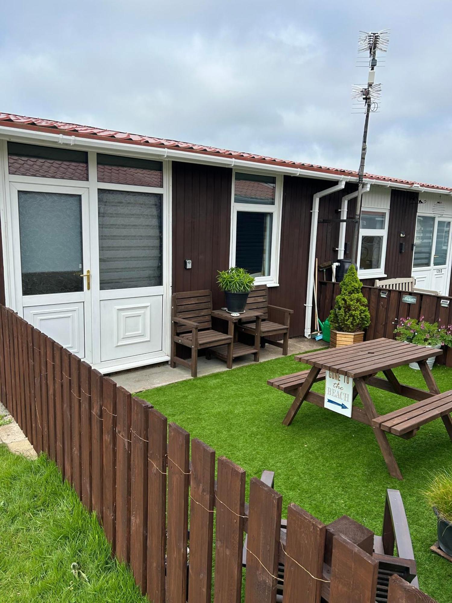 Cozy Seaside Chalet In Bridlington Esterno foto