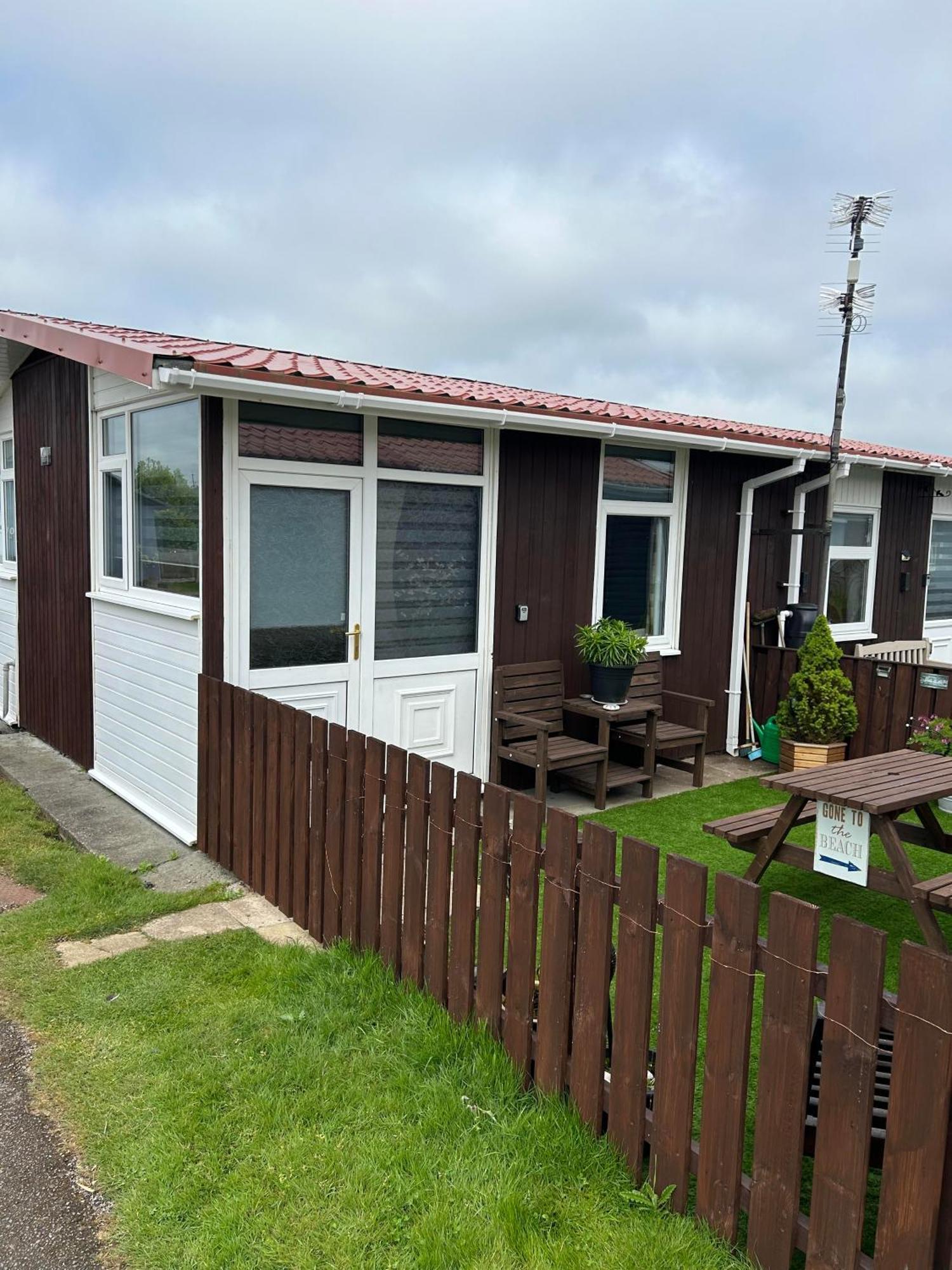 Cozy Seaside Chalet In Bridlington Esterno foto